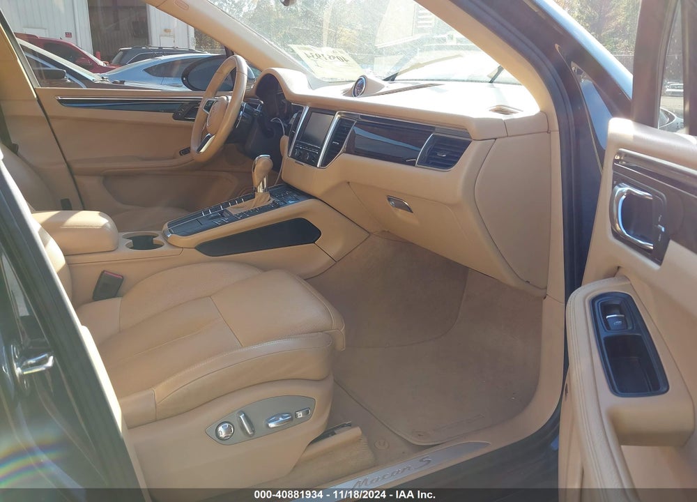 2016 PORSCHE MACAN S VIN: WP1AB2A54GLB43660