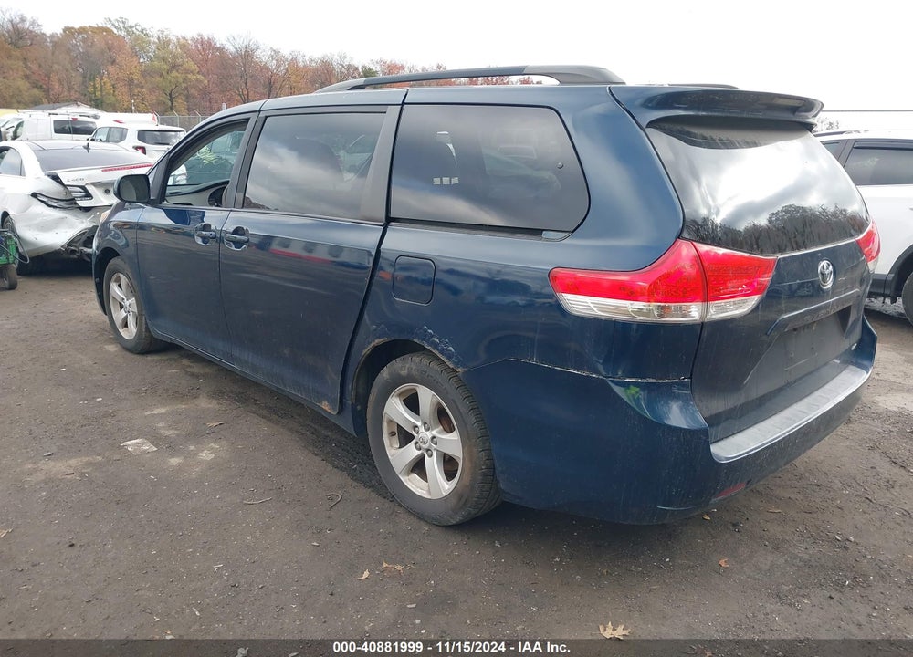 2011 TOYOTA SIENNA LE V6 VIN: 5TDKK3DC1BS124707