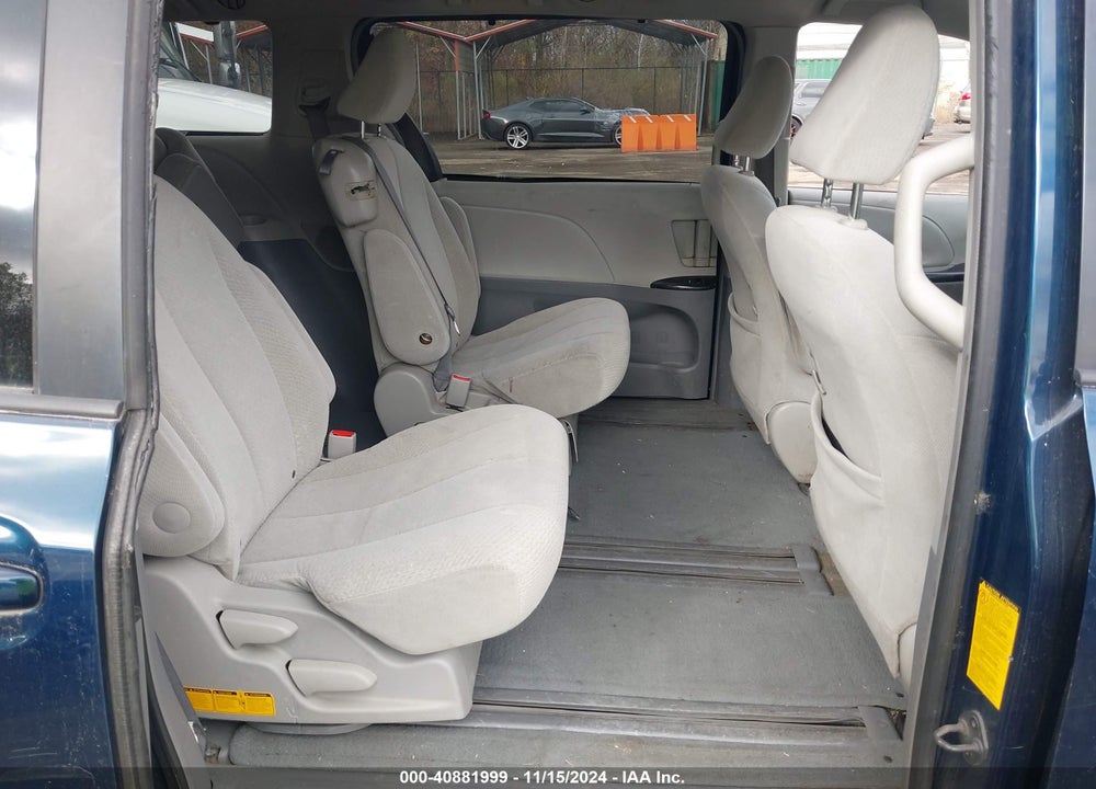 2011 TOYOTA SIENNA LE V6 VIN: 5TDKK3DC1BS124707