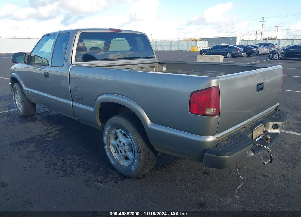 2003 CHEVROLET S-10 LS VIN: 1GCDT19X338259103