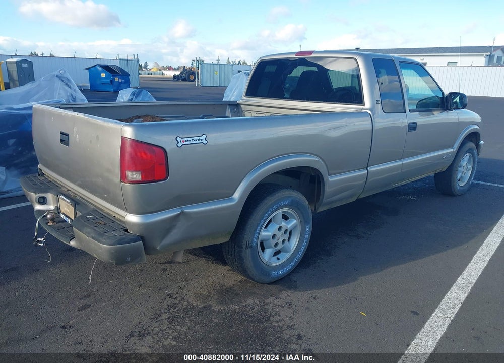 2003 CHEVROLET S-10 LS VIN: 1GCDT19X338259103