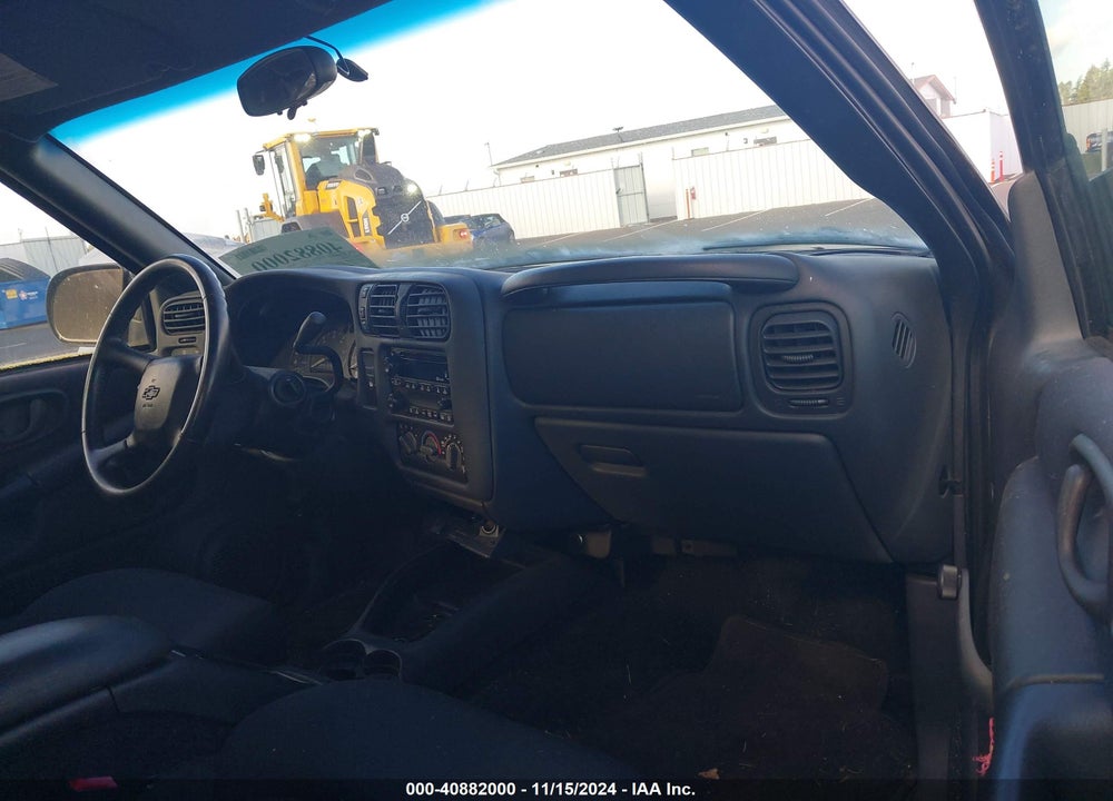 2003 CHEVROLET S-10 LS VIN: 1GCDT19X338259103