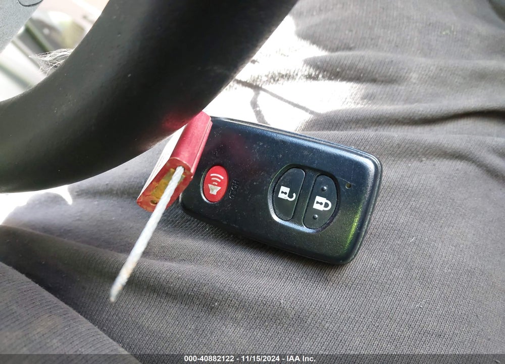 2011 TOYOTA PRIUS TWO VIN: JTDKN3DU4B5308562