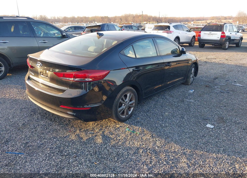 2017 HYUNDAI ELANTRA SE VIN: 5NPD84LF8HH117163