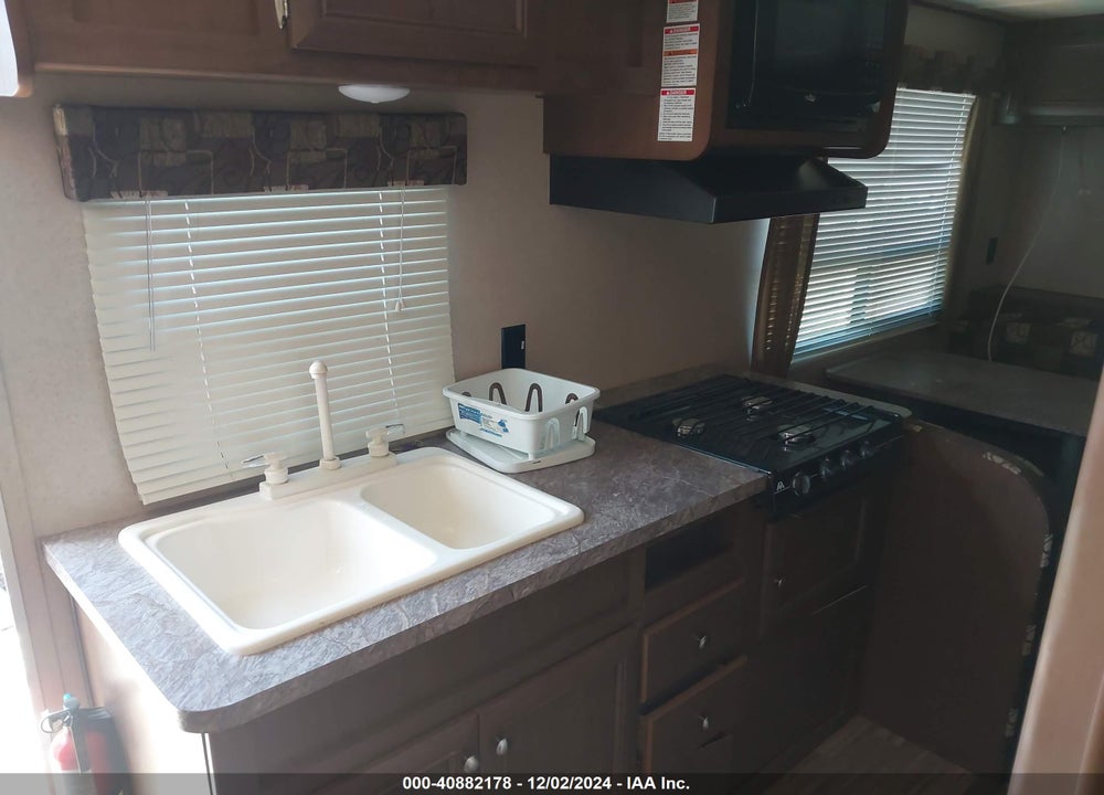 2017 FOREST RIVER OASIS VIN: 5ZT2SSKB9HE009001