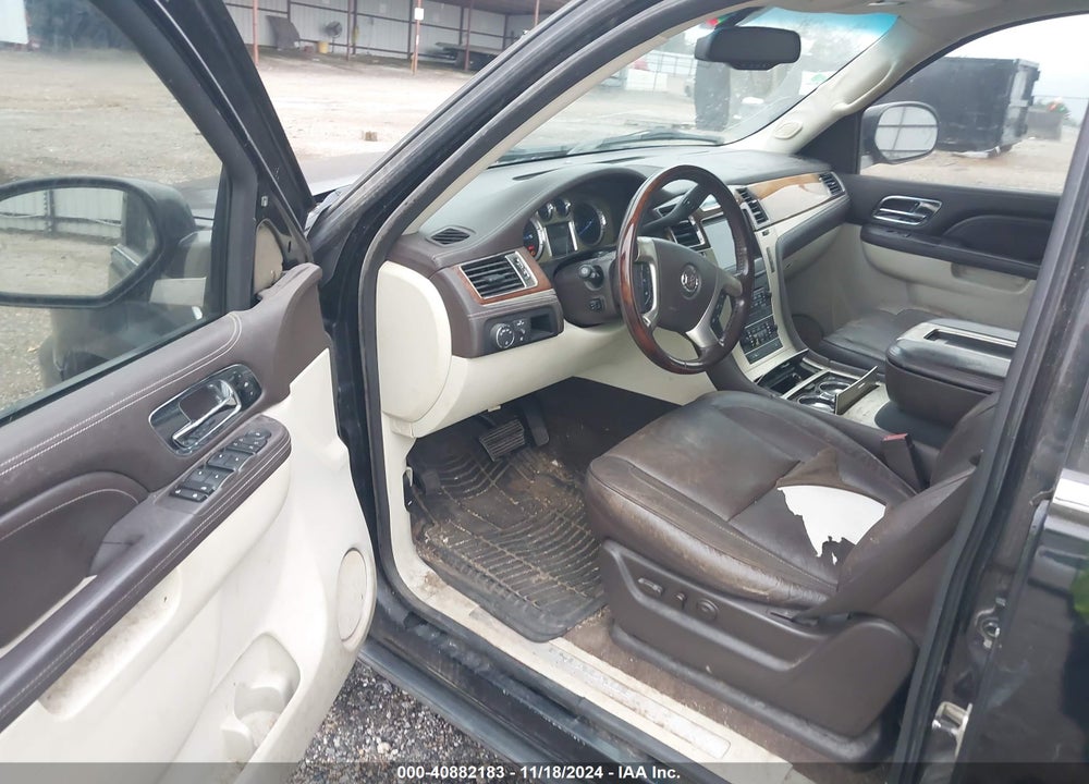 2011 CADILLAC ESCALADE ESV PLATINUM EDITION VIN: 1GYS3KEF7BR198559