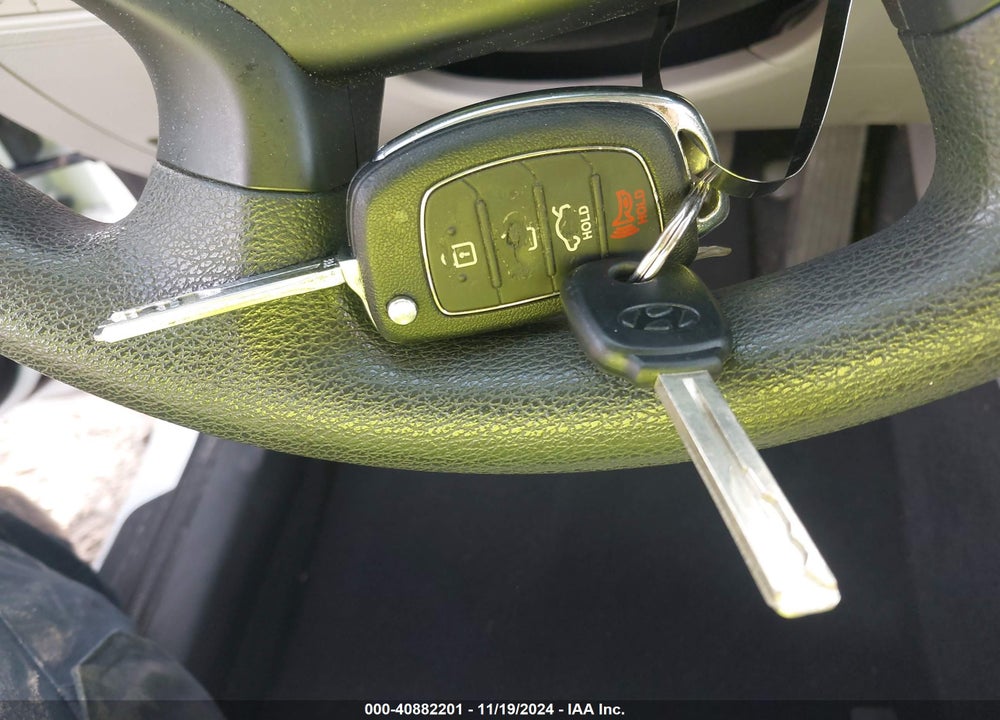 2017 HYUNDAI SONATA VIN: 5NPE24AF1HH570999