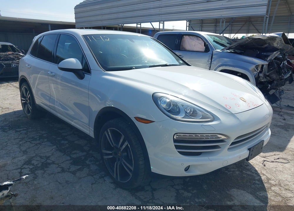 2014 PORSCHE CAYENNE PLATINUM EDITION VIN: WP1AA2A21ELA08657