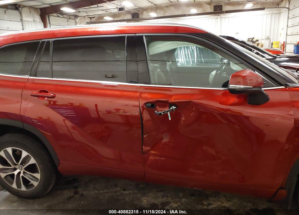 2021 TOYOTA HIGHLANDER XLE VIN: 5TDHZRBH0MS158664