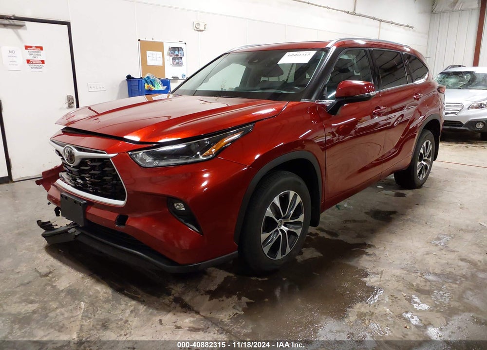 2021 TOYOTA HIGHLANDER XLE VIN: 5TDHZRBH0MS158664
