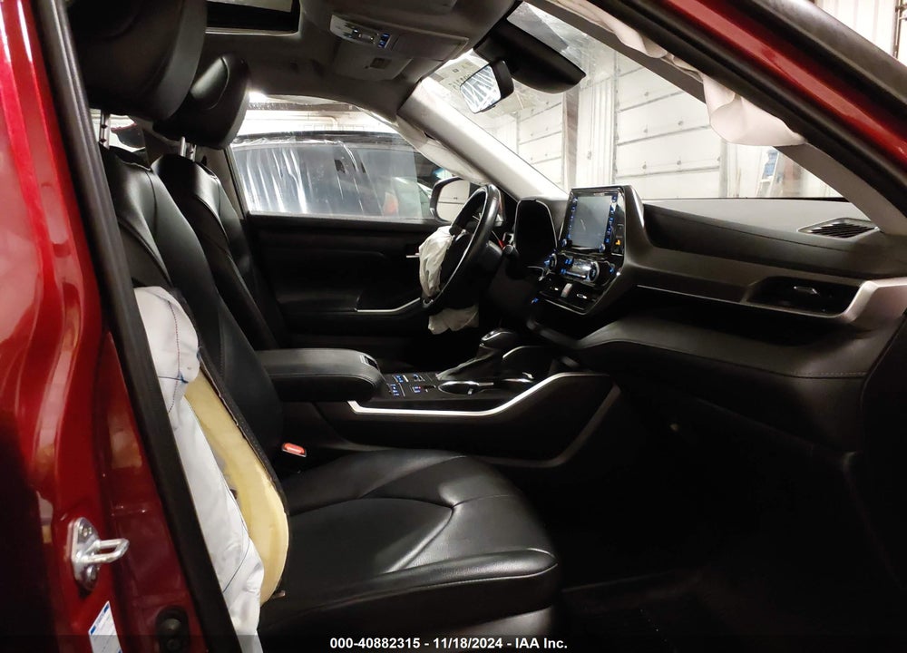 2021 TOYOTA HIGHLANDER XLE VIN: 5TDHZRBH0MS158664