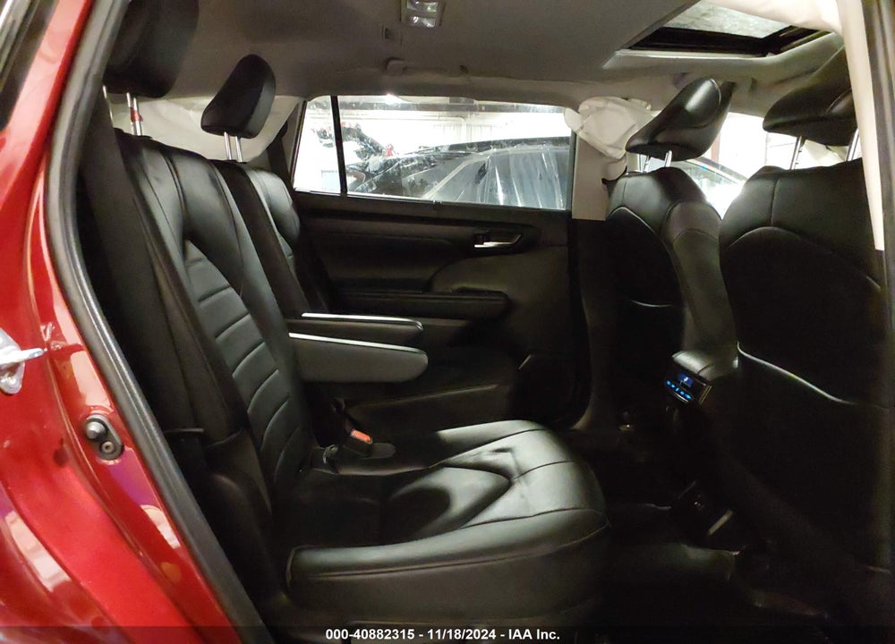 2021 TOYOTA HIGHLANDER XLE VIN: 5TDHZRBH0MS158664