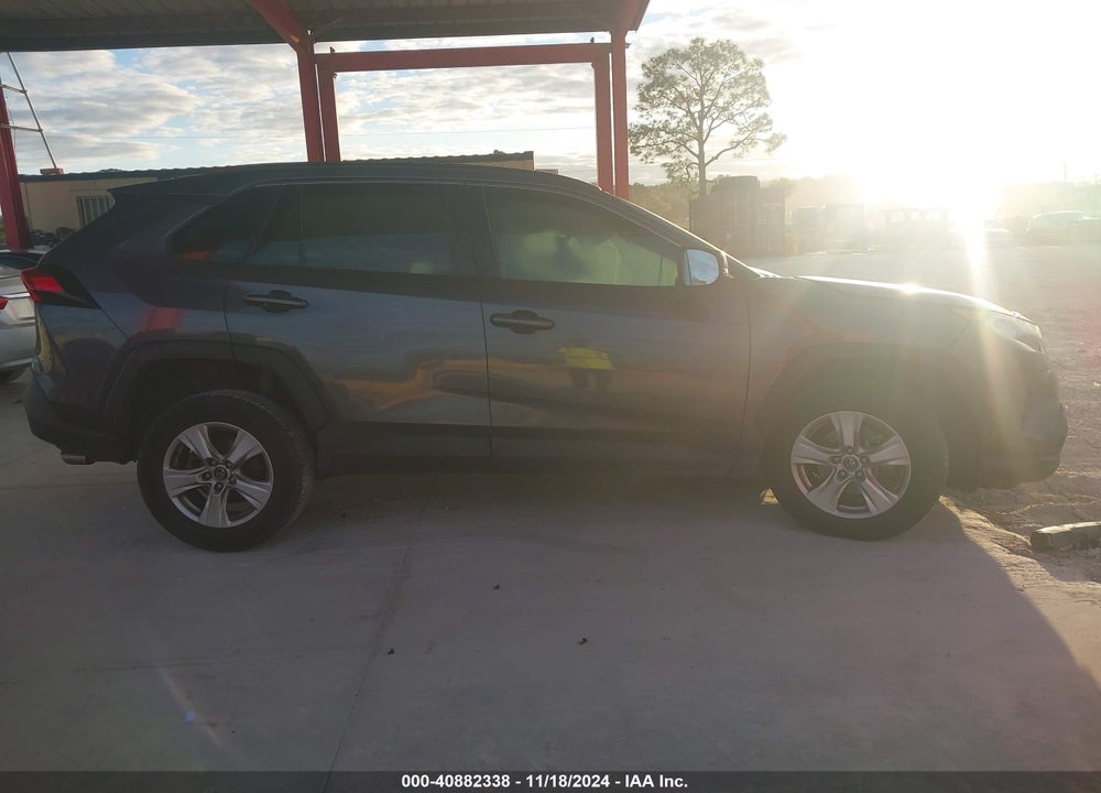 2021 TOYOTA RAV4 XLE VIN: 2T3W1RFV1MW108322