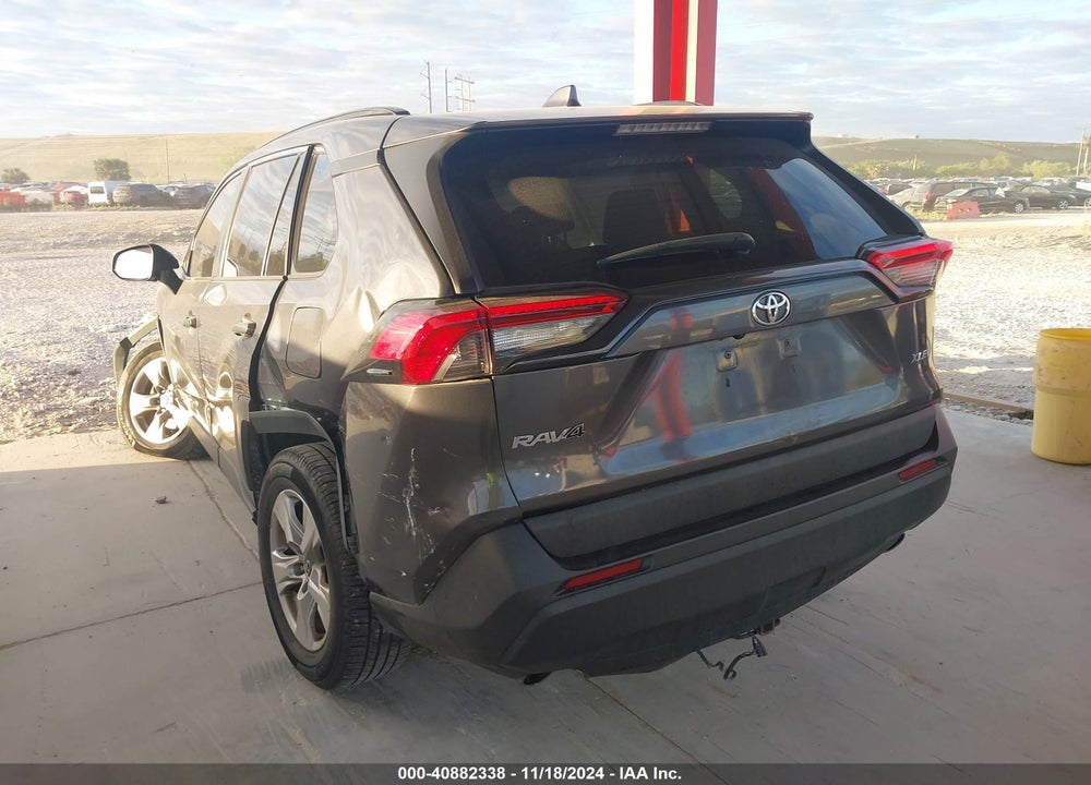 2021 TOYOTA RAV4 XLE VIN: 2T3W1RFV1MW108322