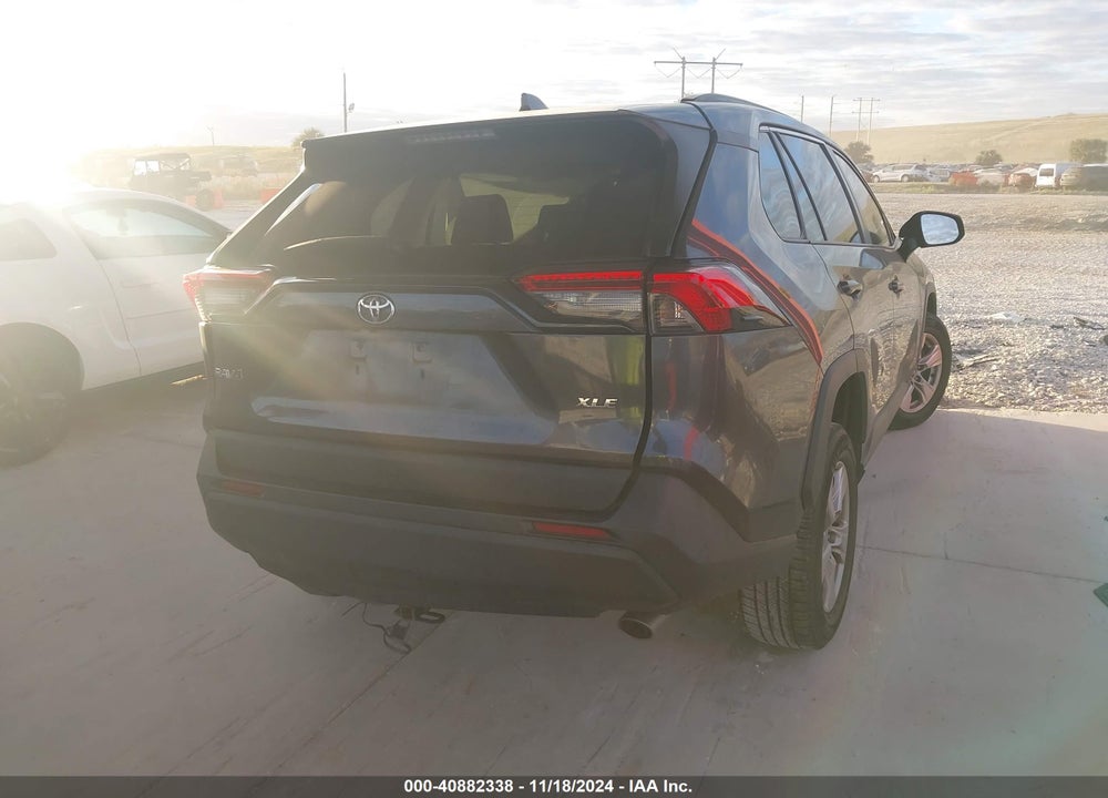 2021 TOYOTA RAV4 XLE VIN: 2T3W1RFV1MW108322