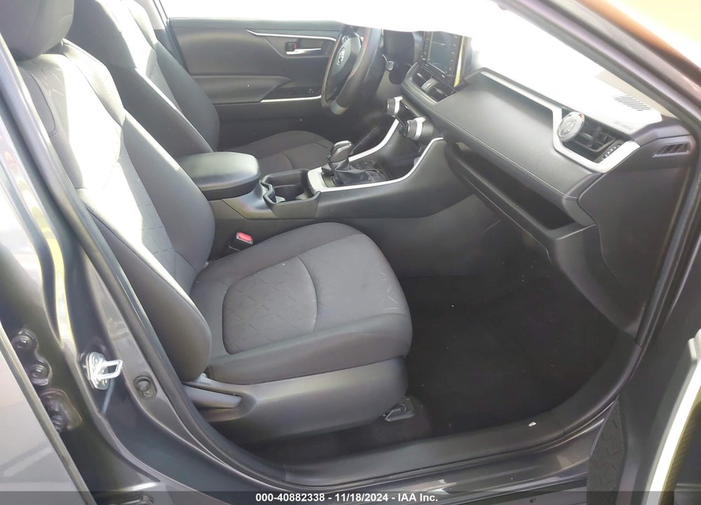 2021 TOYOTA RAV4 XLE VIN: 2T3W1RFV1MW108322