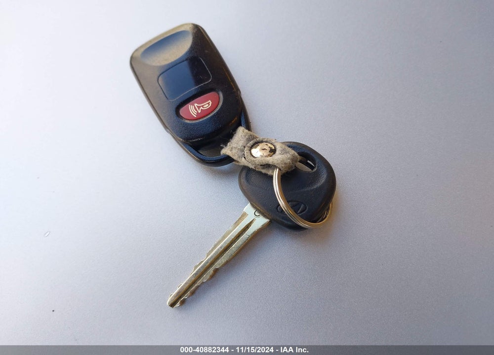 2011 HYUNDAI TUCSON GLS VIN: KM8JU3AC1BU175061