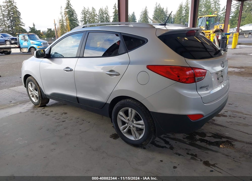 2011 HYUNDAI TUCSON GLS VIN: KM8JU3AC1BU175061