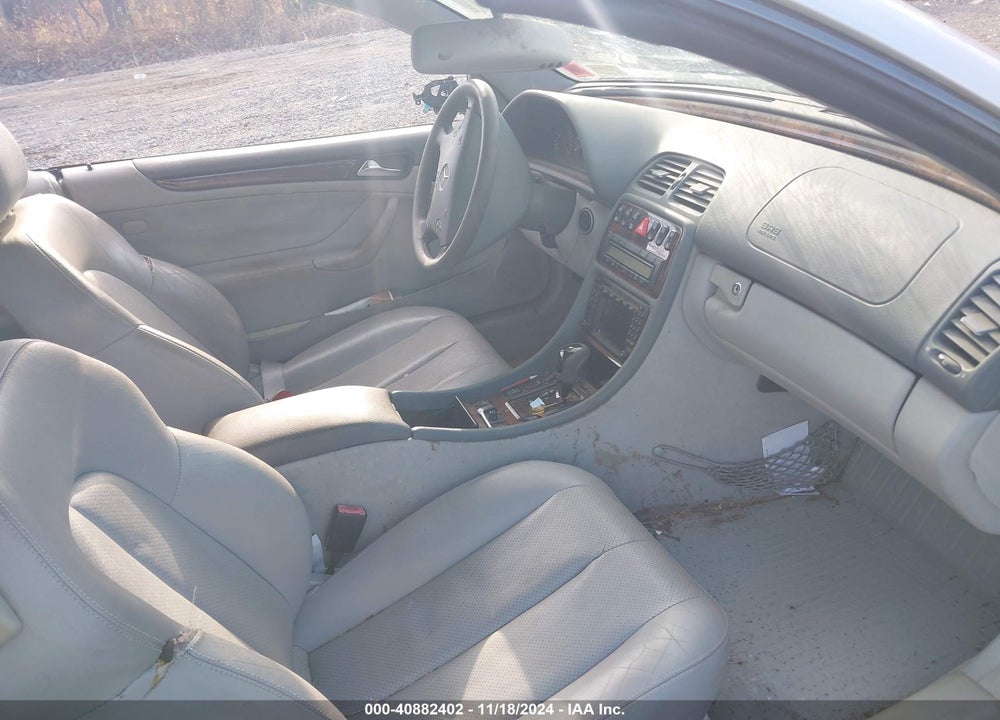 2002 MERCEDES-BENZ CLK 320 VIN: WDBLK65G42T111991
