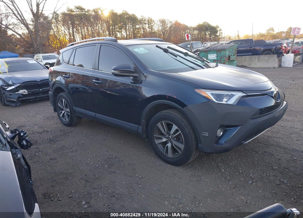 2017 TOYOTA RAV4 XLE VIN: JTMRFREV3HD199547