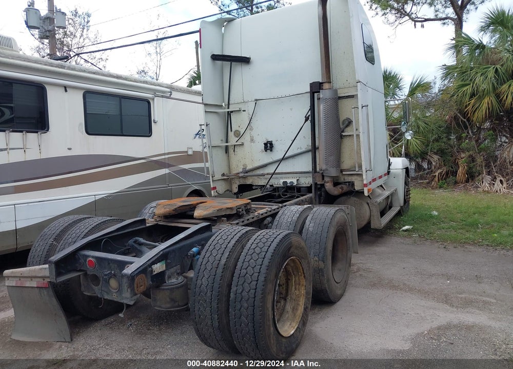 1999 FREIGHTLINER CONVENTIONAL FLD120 VIN: 1FUYDDYB6XLA19435