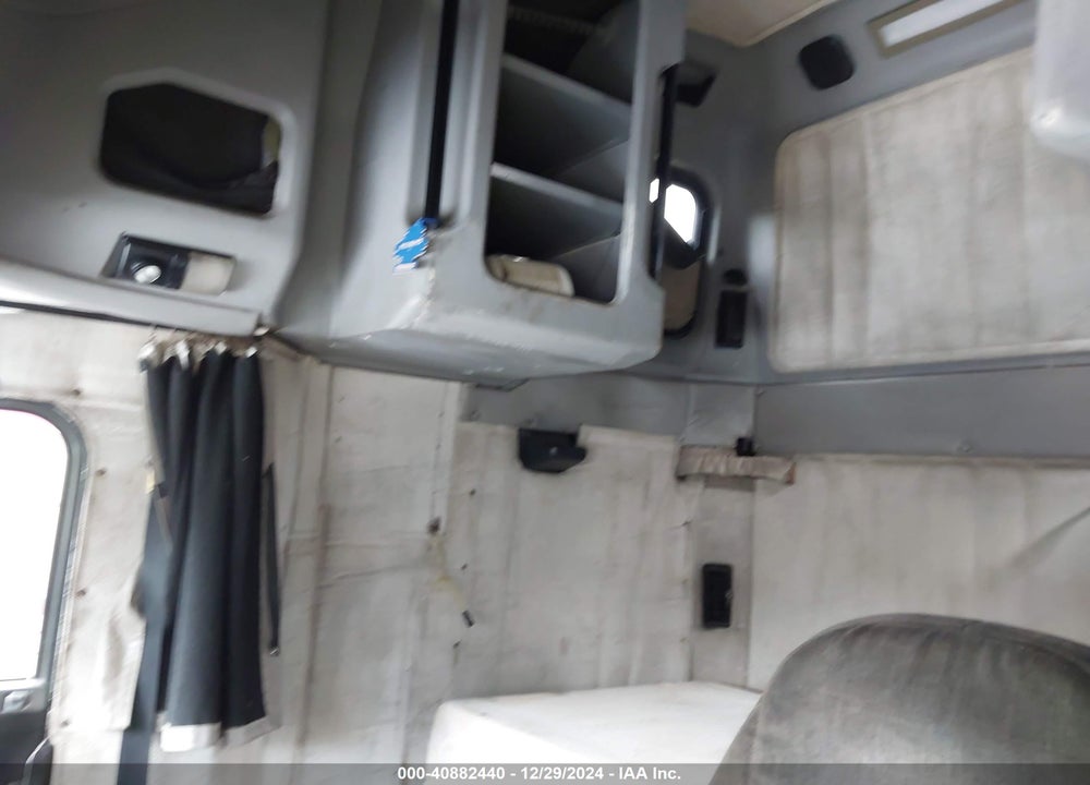 1999 FREIGHTLINER CONVENTIONAL FLD120 VIN: 1FUYDDYB6XLA19435