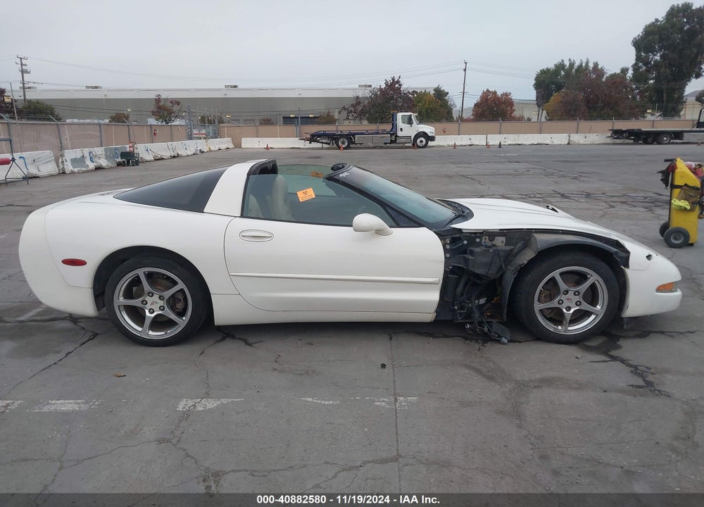 2003 CHEVROLET CORVETTE VIN: 1G1YY22G335120232