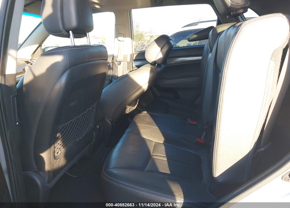 2011 KIA SORENTO SX V6 VIN: 5XYKW4A23BG108155