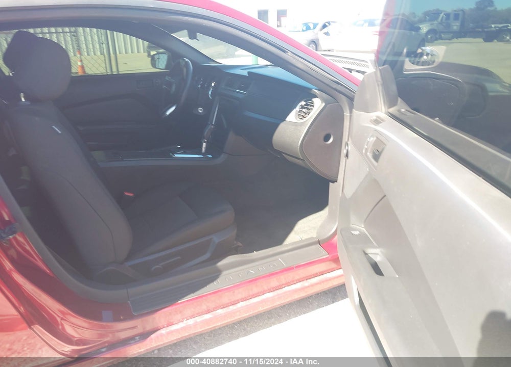 2014 FORD MUSTANG V6 VIN: 1ZVBP8AM0E5329499