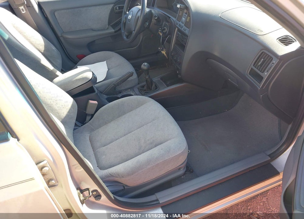 2005 HYUNDAI ELANTRA GLS/GT VIN: KMHDN46D85U989388