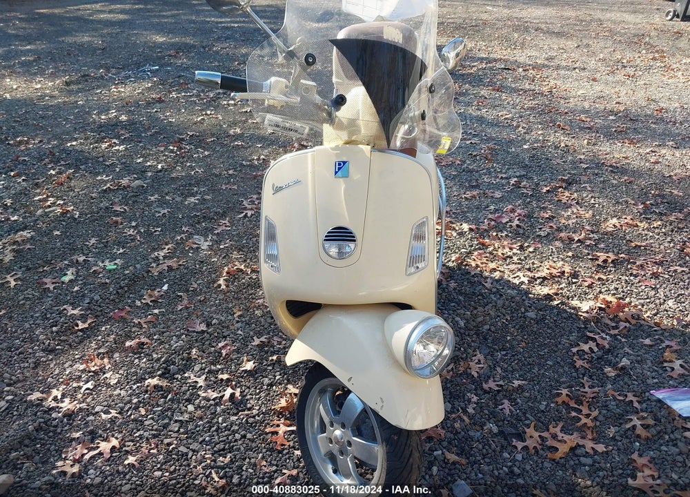 2009 VESPA GTS 250 VIN: ZAPM459L995502228