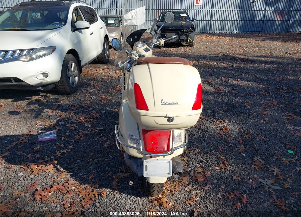 2009 VESPA GTS 250 VIN: ZAPM459L995502228