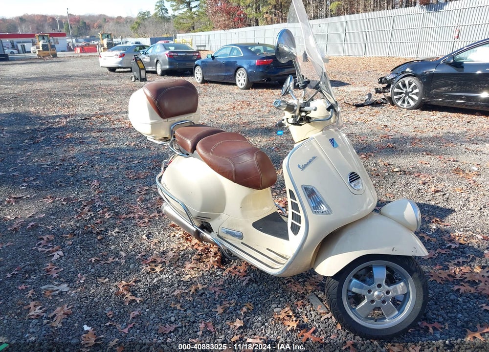 2009 VESPA GTS 250 VIN: ZAPM459L995502228