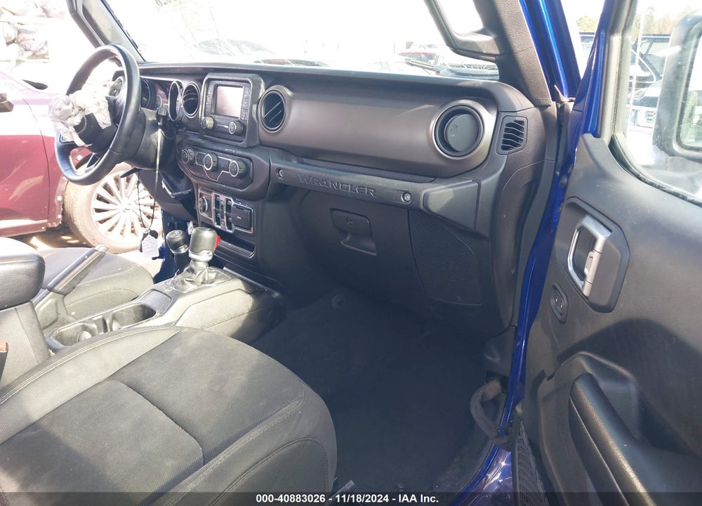 2019 JEEP WRANGLER UNLIMITED SPORT S 4X4 VIN: 1C4HJXDN2KW524118