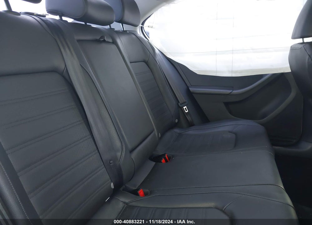 2015 VOLKSWAGEN JETTA 1.8T SEL VIN: 3VWL07AJ2FM357809