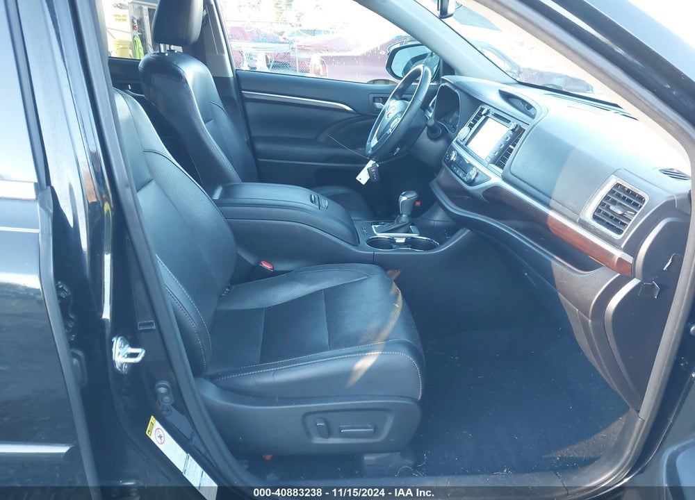 2016 TOYOTA HIGHLANDER LIMITED PLATINUM V6 VIN: 5TDDKRFH7GS321005