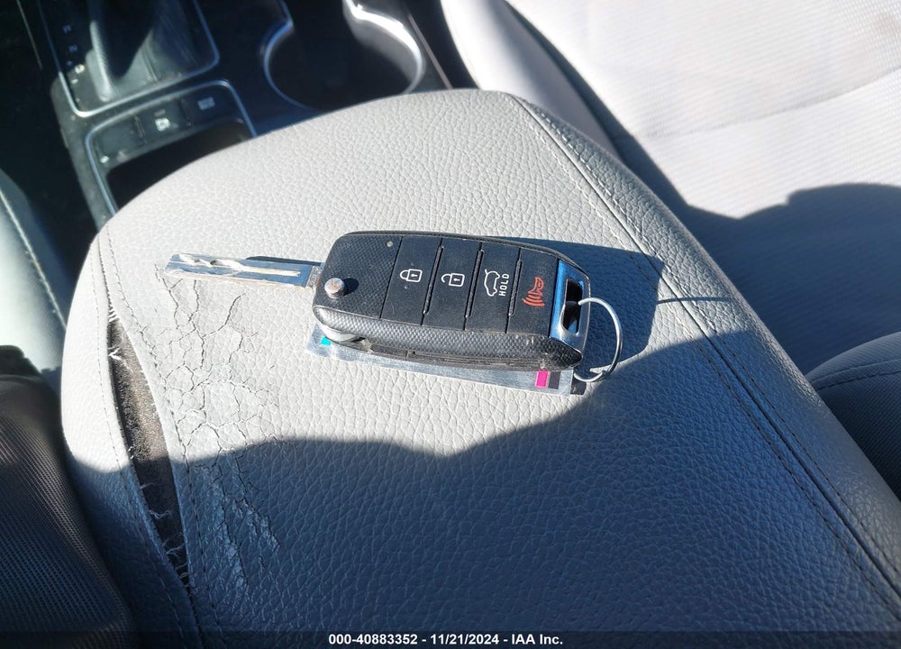 2015 KIA SORENTO LX VIN: 5XYKT4A61FG657662