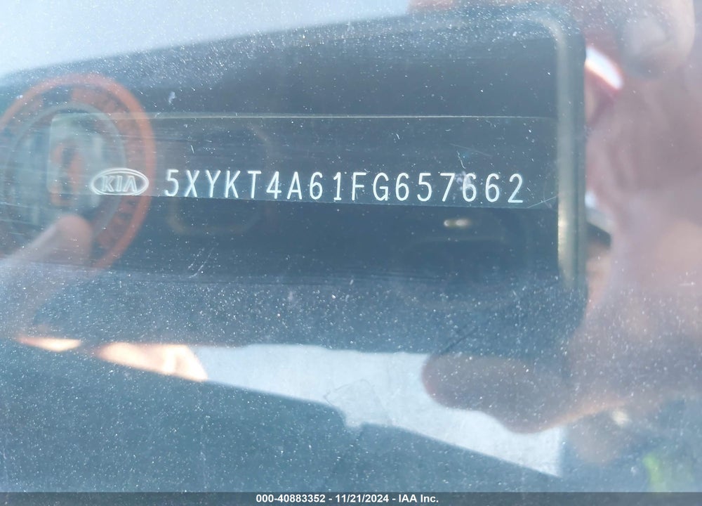 2015 KIA SORENTO LX VIN: 5XYKT4A61FG657662