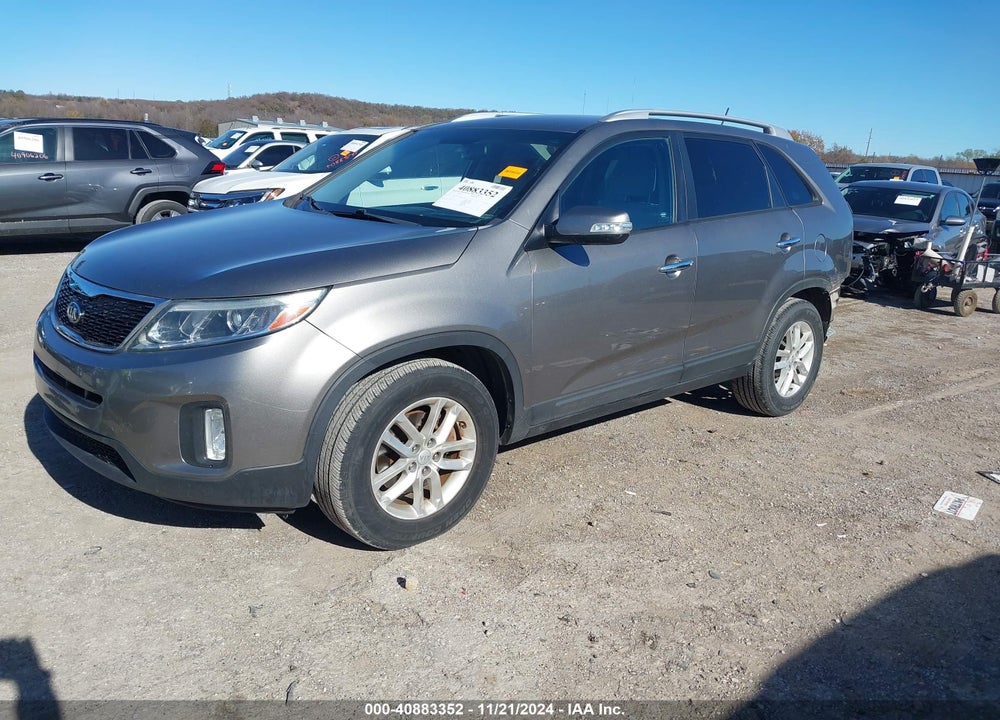 2015 KIA SORENTO LX VIN: 5XYKT4A61FG657662
