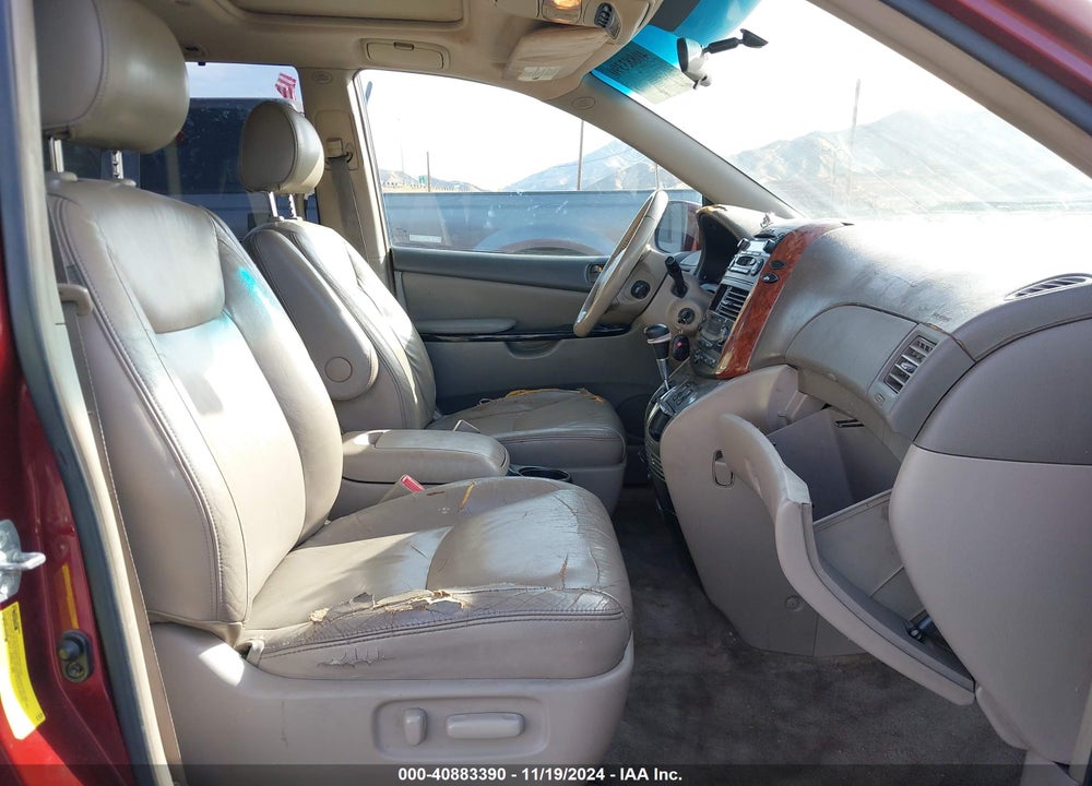 2005 TOYOTA SIENNA XLE VIN: 5TDZA22C05S251225