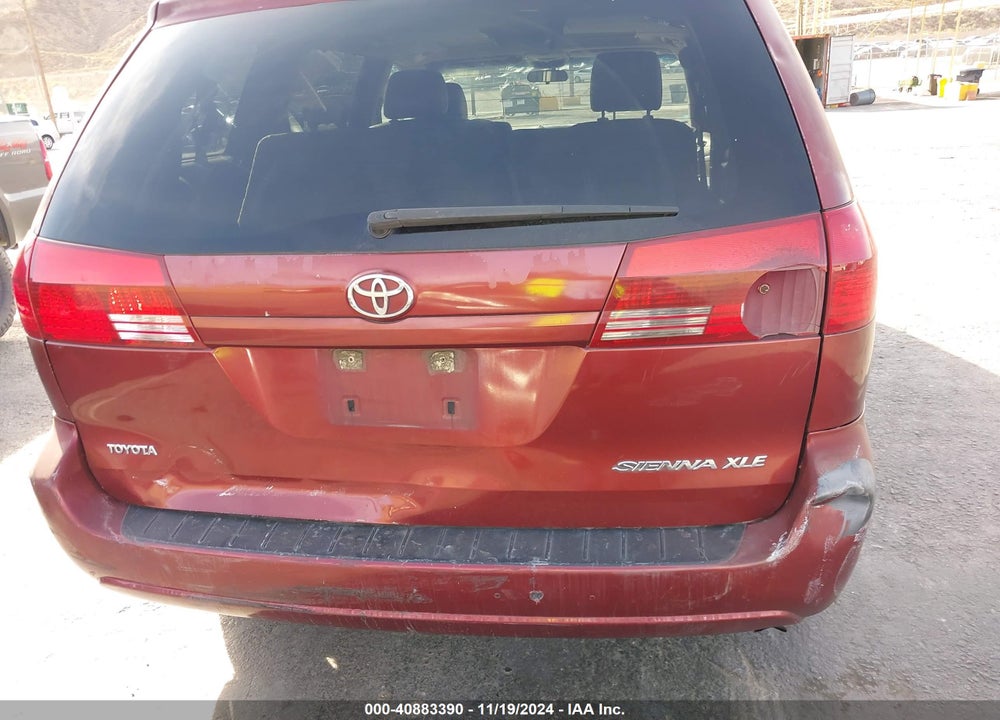 2005 TOYOTA SIENNA XLE VIN: 5TDZA22C05S251225