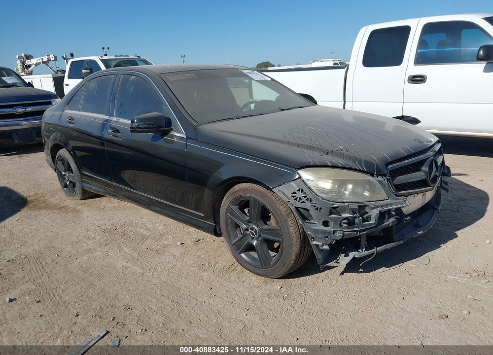 2011 MERCEDES-BENZ C 300 LUXURY/SPORT VIN: WDDGF5EB0BR136279