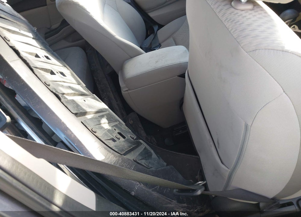 2014 HONDA CIVIC LX VIN: 19XFB2F51EE203383