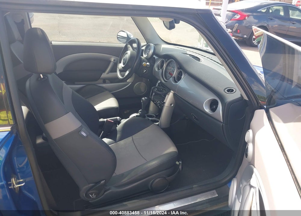 2006 MINI COOPER VIN: WMWRC33546TJ73578