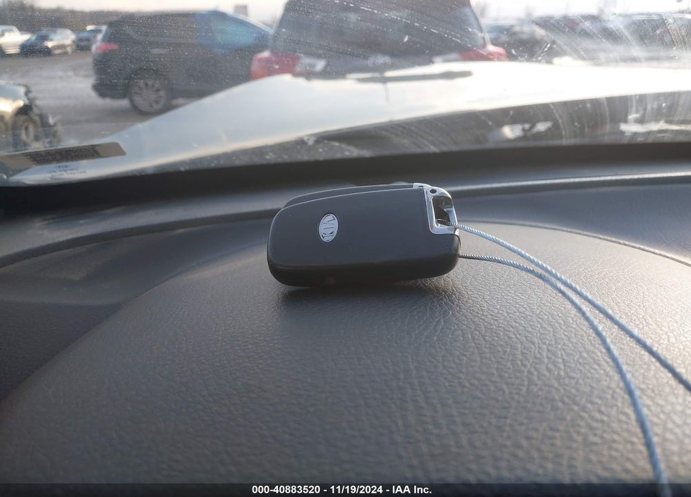2011 KIA SORENTO EX VIN: 5XYKU4A18BG130536