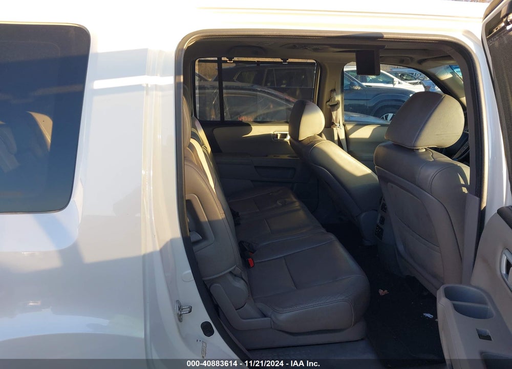 2015 HONDA PILOT TOURING VIN: 5FNYF4H92FB012480