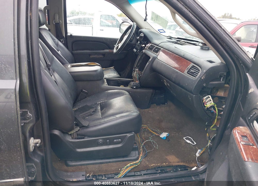 2010 CHEVROLET TAHOE LTZ VIN: 1GNUCCE08AR164913