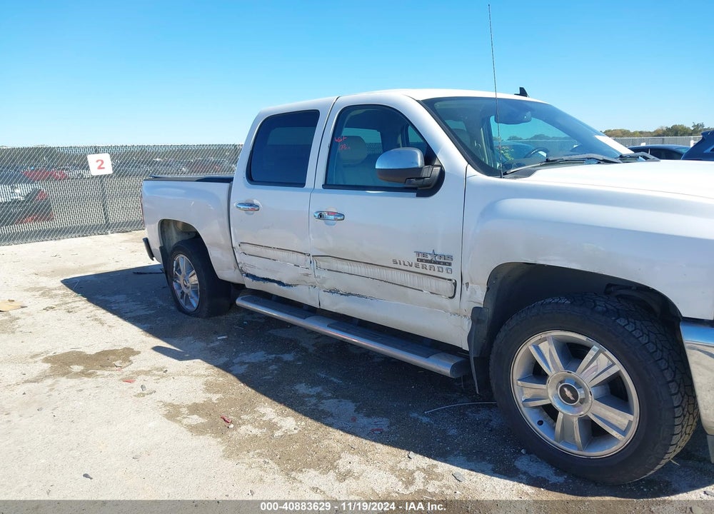 2013 CHEVROLET SILVERADO 1500 LT VIN: 3GCPCSE00DG372126