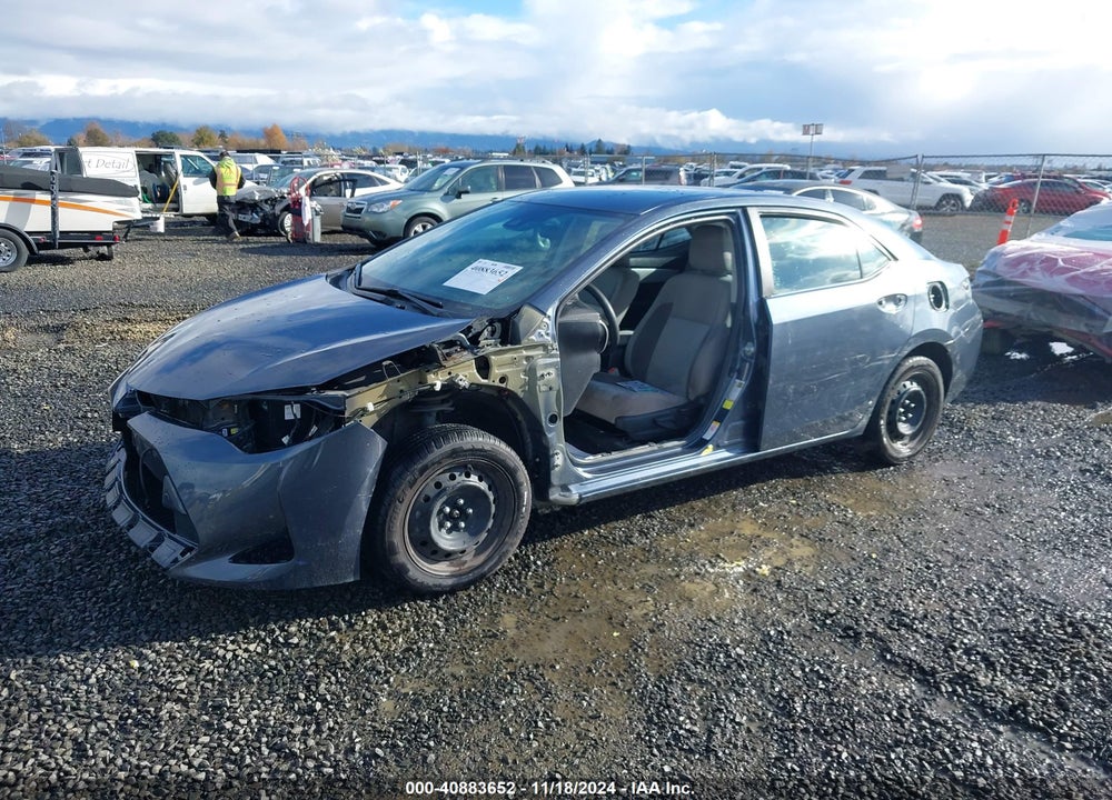 2018 TOYOTA COROLLA LE VIN: 2T1BURHE8JC033904