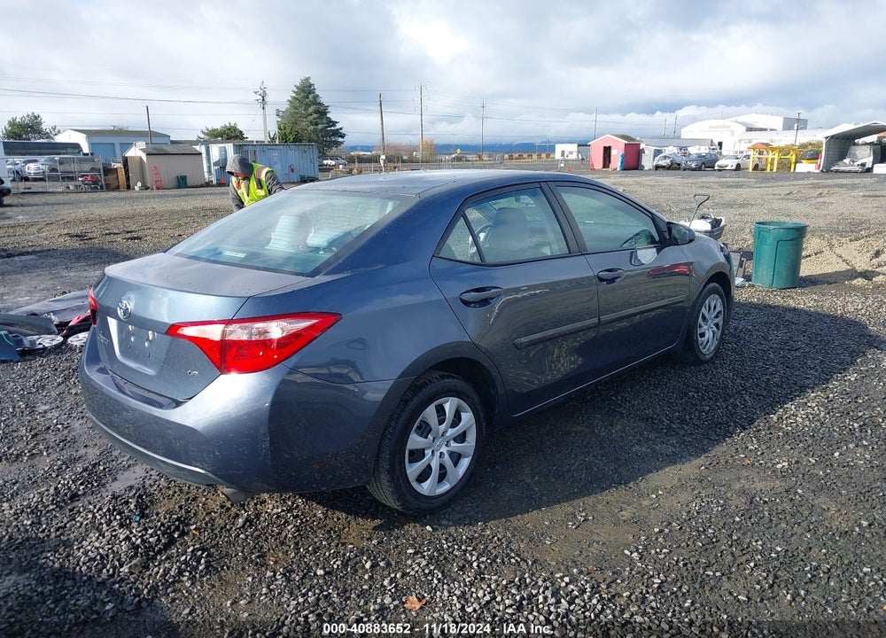 2018 TOYOTA COROLLA LE VIN: 2T1BURHE8JC033904